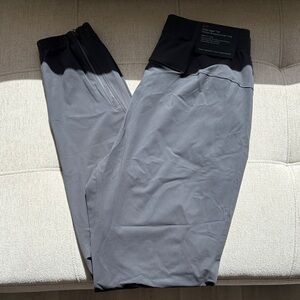 lululemon Surge Jogger Taller, Small